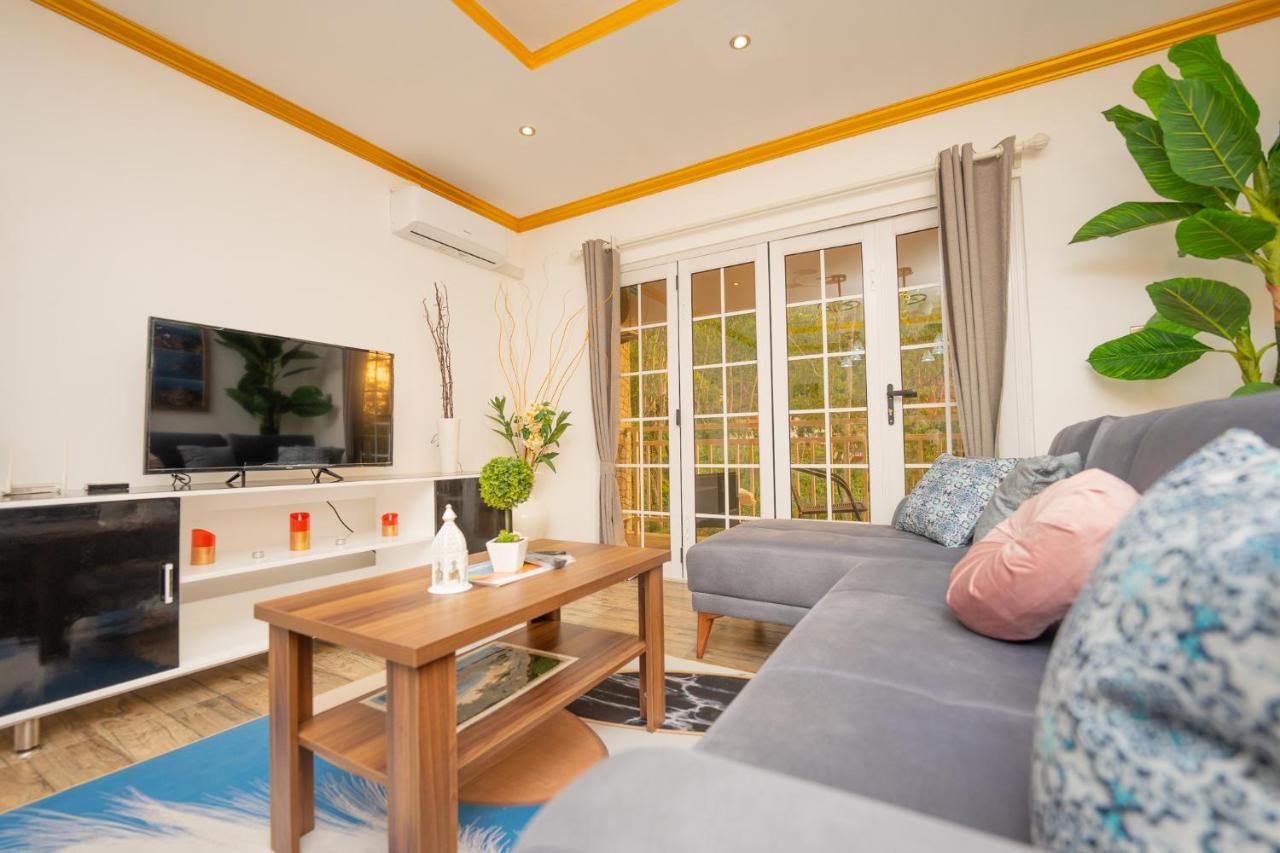 Paradise Breeze Apartment Misere Esterno foto