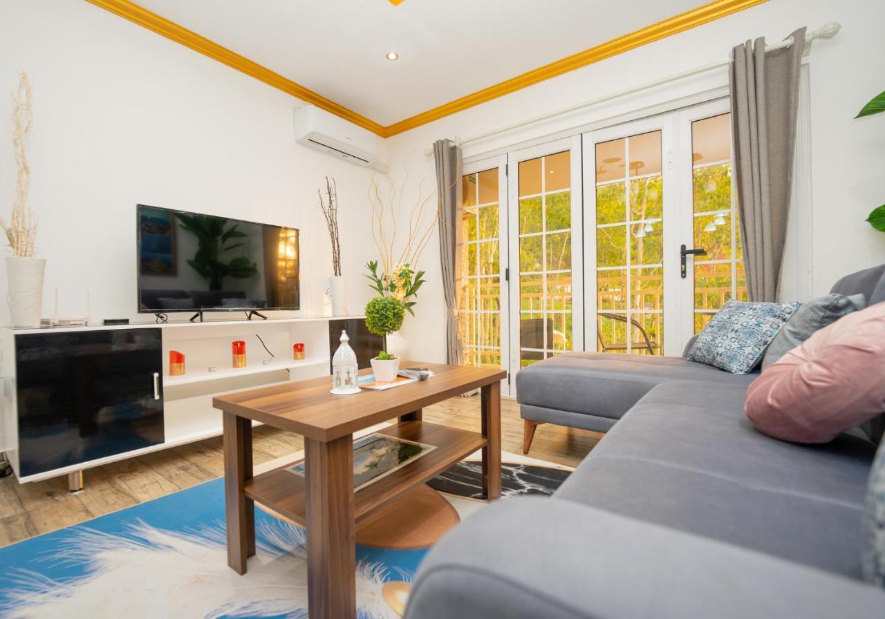 Paradise Breeze Apartment Misere Esterno foto